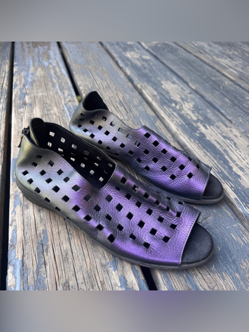• Arche • Women’s Drick Perforated Metallic Slip-On Flats Purple / Black 39 - Picture 2 of 9
